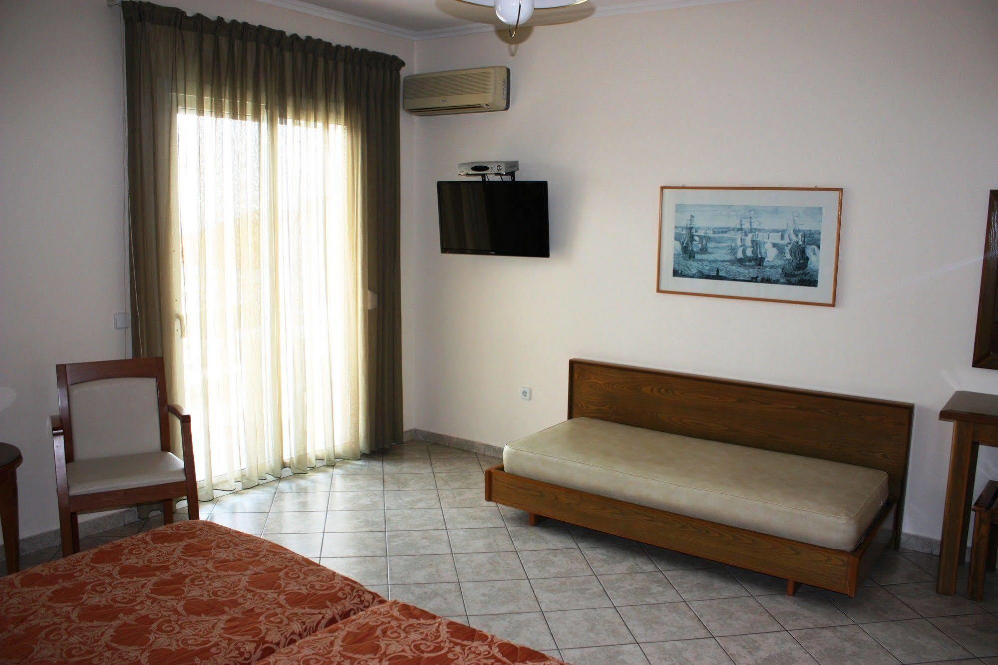 Hotel Cariatis Nea Kallikrateia Exteriér fotografie